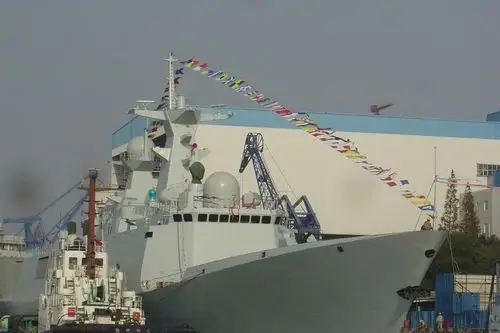 中国海军新下水一艘054a级隐身护卫舰