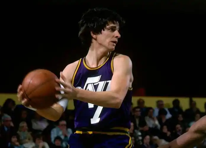 他们早在1978年就组织第一届horse比赛,让马拉维奇和迈卡杜的较量成为