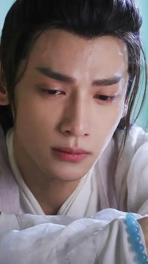 罗云熙润玉悲伤哭泣壁纸,一滴伤心泪,流不尽,许多愁,心疼!