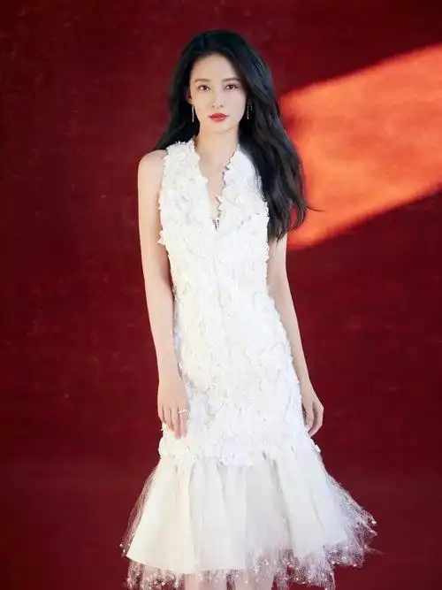 李沁,1990年9月27日出生于江苏省苏州市昆山市,女演员,毕业于上海戏剧