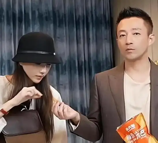 汪小菲回应大s公开的明细及借条不配当孩子母亲上百万买东西