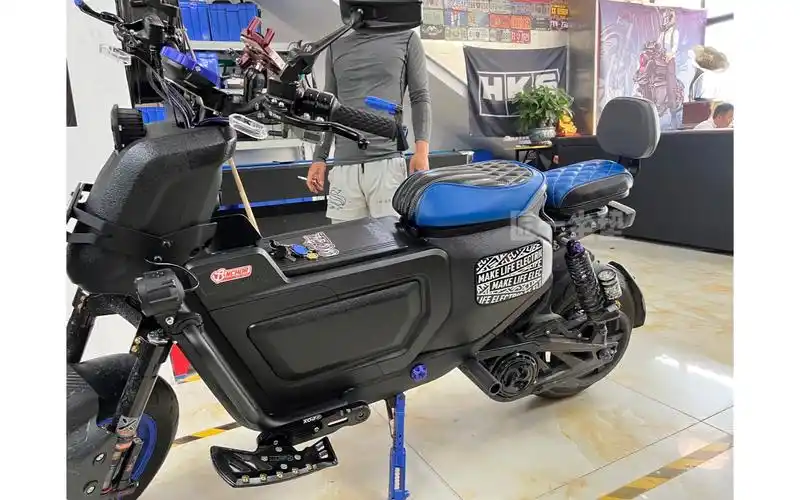 小牛uqi  u2电动车改装复古风格定制案例方案手工缝制坐垫匠一坐垫