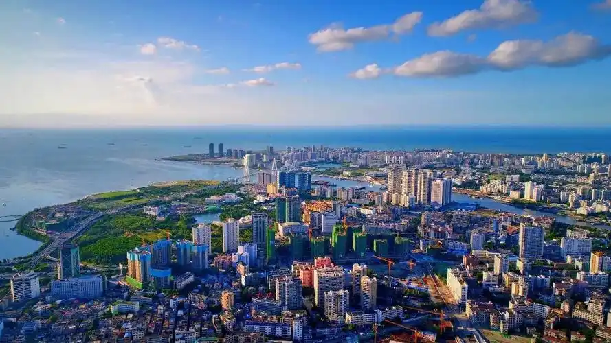 来自北部湾城市群9个城市的主要媒体记者到访海口,通过采风体验实地