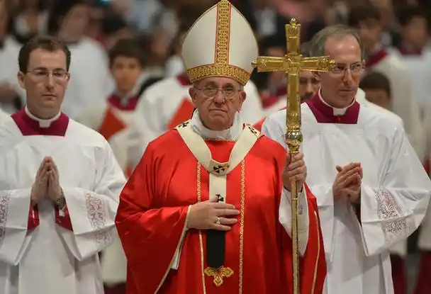 方济各作为天主教教皇,拥有着足以影响全球舆论的影响力.