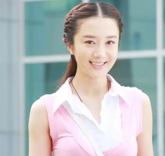 《独家披露》杀青 岩女郎李依晓诠释悲情人物