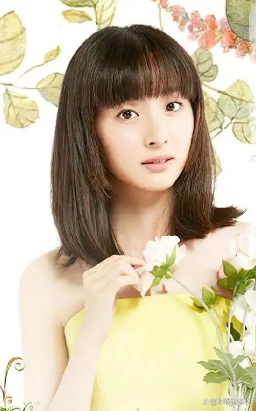 旋风少女演员表:胡冰卿饰戚百草,杨洋饰若白,陈翔饰方廷皓,白敬亭饰