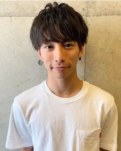 日本发型网站分享:13款能给人好印象的男生发型!眼前一亮