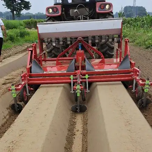 多功能红薯起垄机客户试机发货