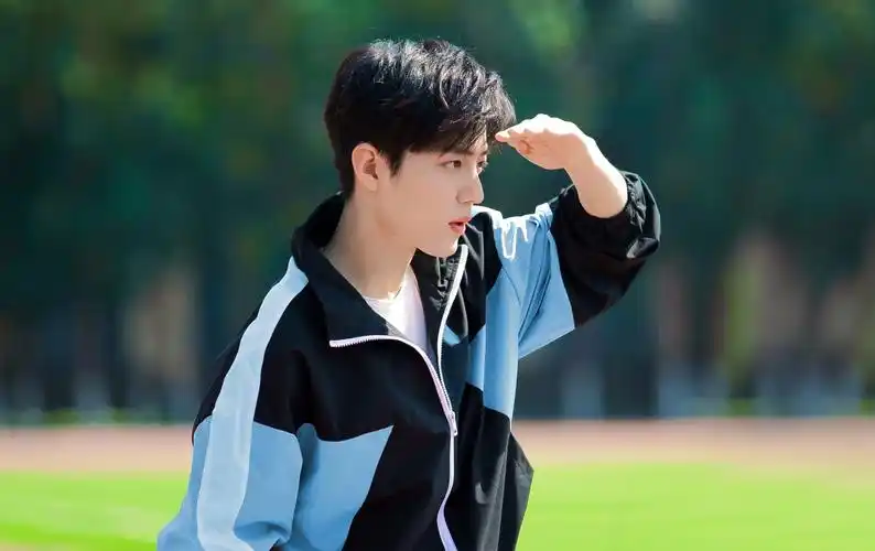 肖战微电影超清图片,家里长辈看了都夸他长得周正