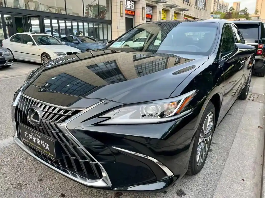 雷克萨斯es200车衣完工.隐形车衣完美解决漆面的六大问题  - 抖音