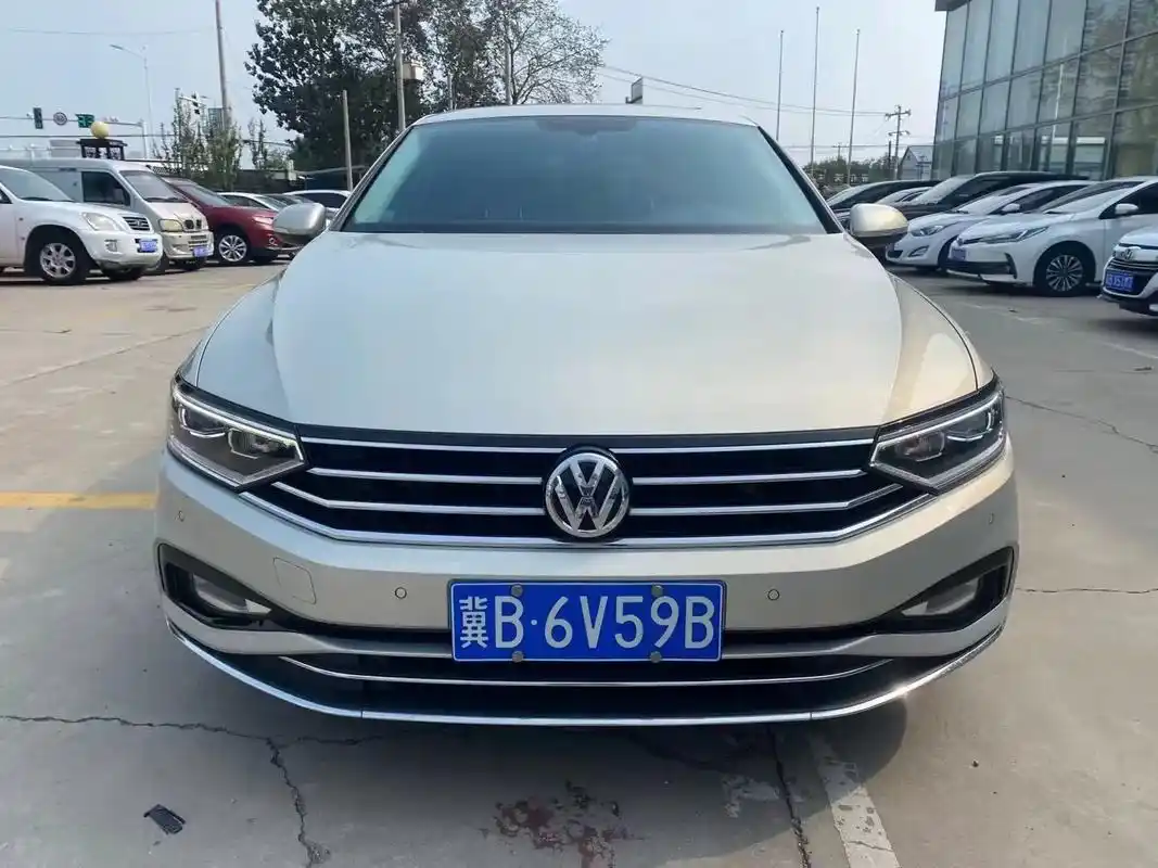 2020年大众迈腾,凯撒金颜色,20款.2020年大众迈腾, - 抖音