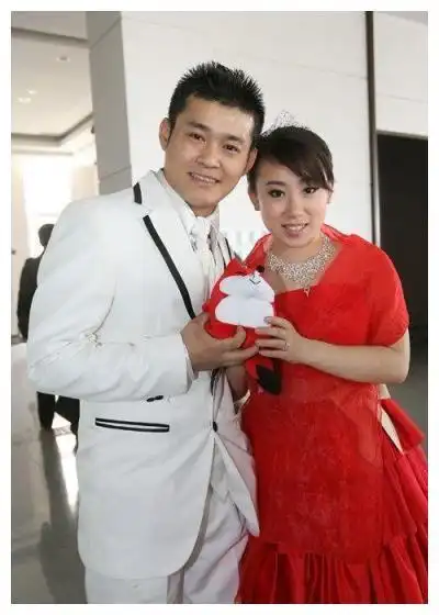 成名后却抛夫弃子,如今百万豪门开路|丫蛋|二人转|王金龙_新浪新闻