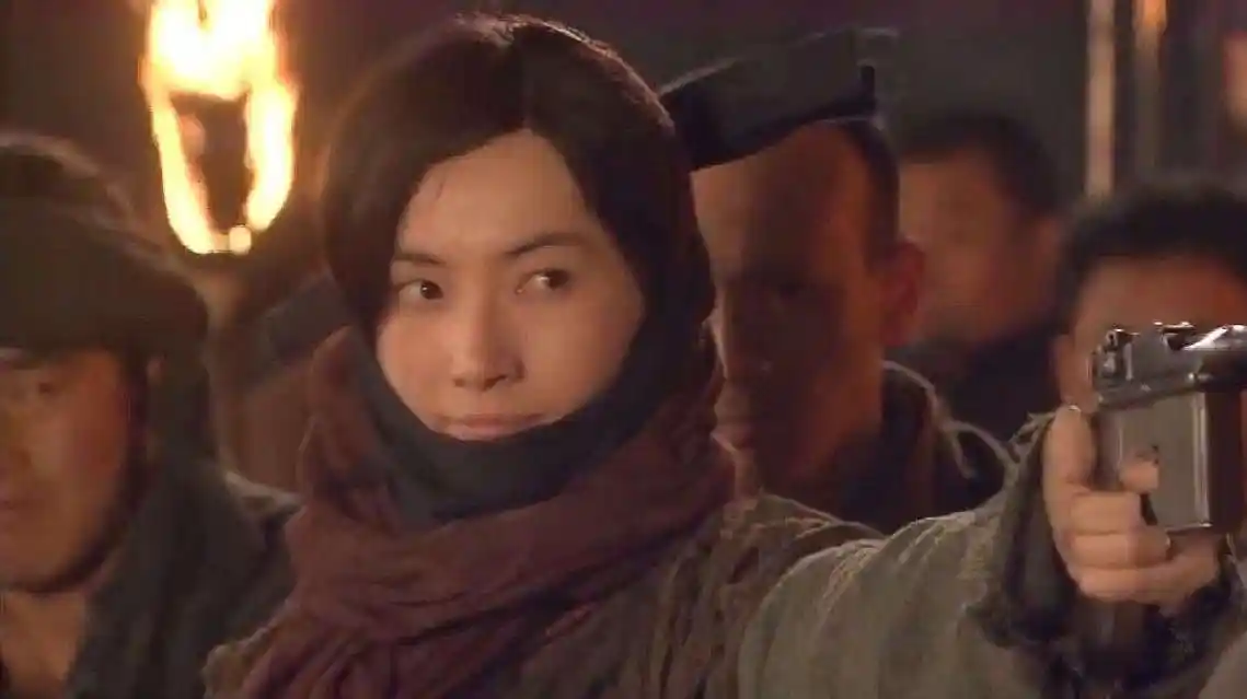 湘西头号美女土匪,为报仇提出特殊要求:谁能杀5个鬼子就嫁给谁