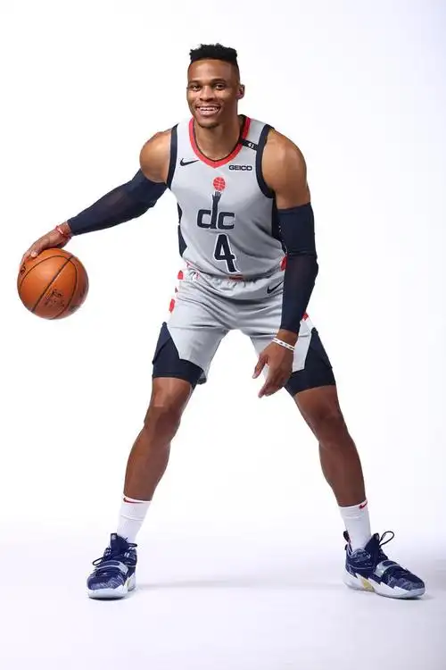 拉塞尔-韦斯特布鲁克