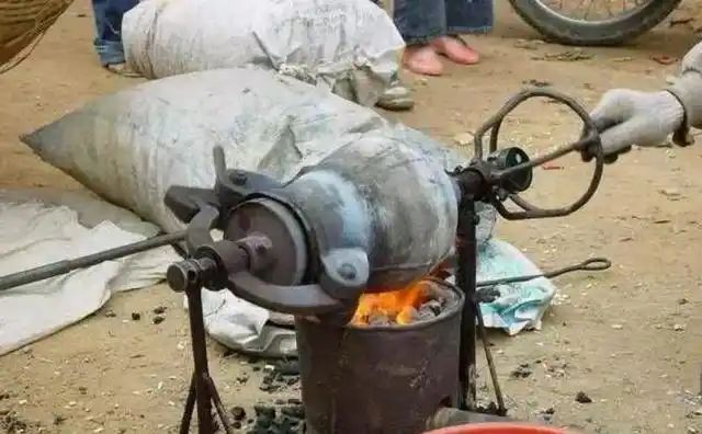 搜集了部分相片,和大家一起拾起我们的回忆!