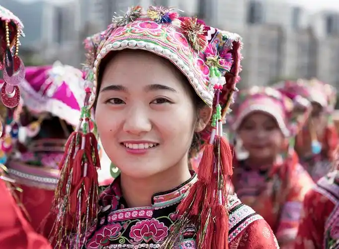 航拍新平彝族火把狂欢节