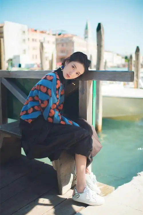 p data-id="gncpdd5g1j">许芳铱,本名许思思