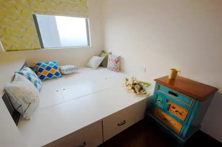 80平美式风二居装修书房榻榻米设计