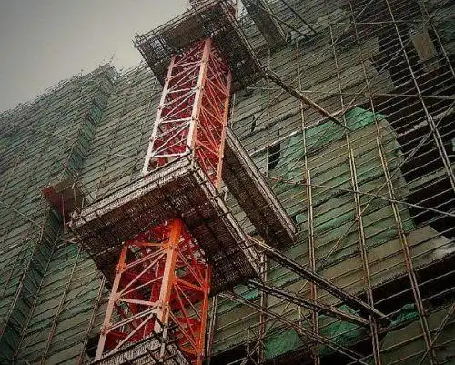 塔吊附着壁多宽呢,工人是直接走过附着壁,到达起重机室的吗,还是有