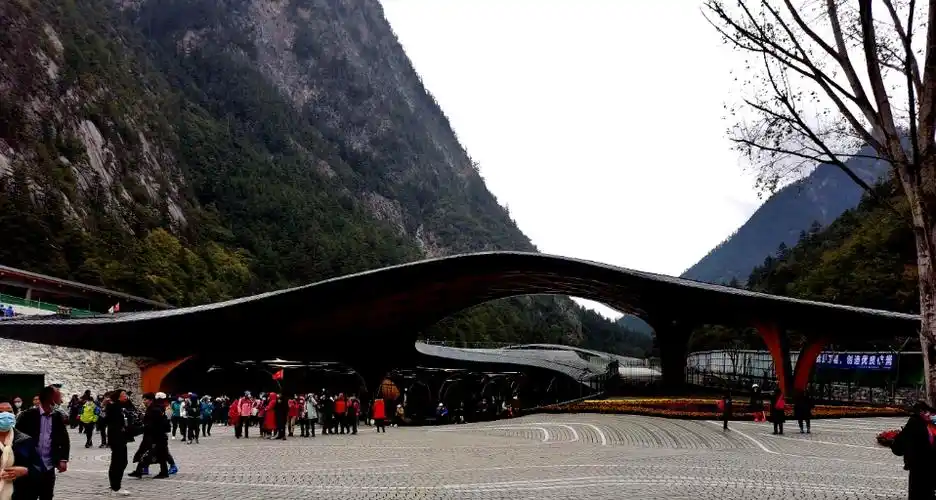 九寨沟大门的外观一般般