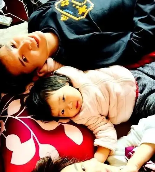 韩栋长得帅演技好,出道18年无绯闻,低调娶妻生女|尤小刚|娱乐圈|演艺