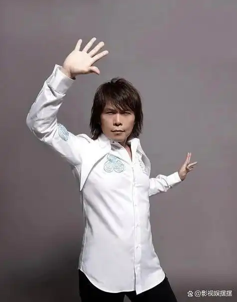 伍佰口无遮拦!华晨宇被他一句话狠狠戳中内心深处,惨不忍睹