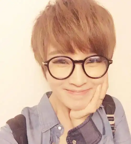 谢楠的拍照姿势,看完都要呼吁她换个造型师了