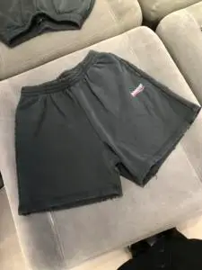 巴黎世家balenciaga2022新款可乐刺绣破洞短裤