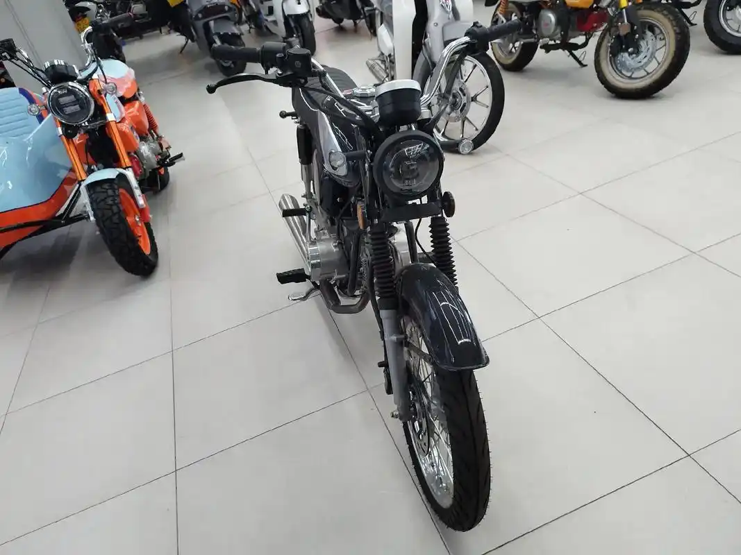 嘉陵cocoponycd125.嘉陵小复古摩托车,一百多公里 - 抖音