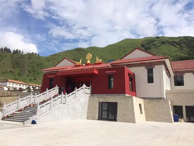 青海省果洛州班玛县多智钦寺