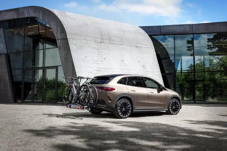 奔驰小型suv最小全新奔驰suvamgeqe亮相续航里程590公里最大输出687