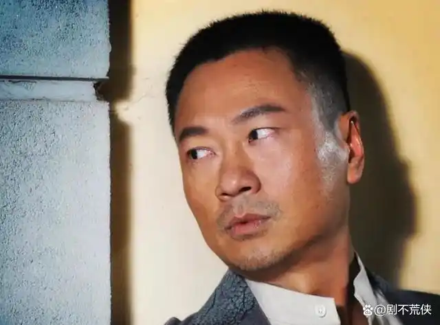 贡献,他已经入行有30多年,不过就大器晚成,熬了很长的黄金配角生涯,在