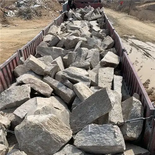 展宏石材土色米黄色片石垒墙石砌墙挡土墙护坡毛石块石产地批发