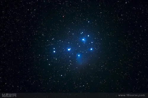 黑夜中的星空中闪耀的星星高清图片