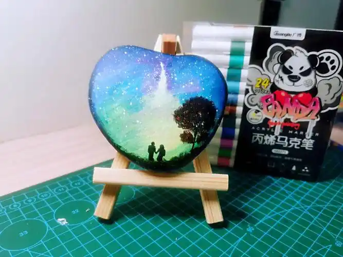 丙烯马克笔石头画