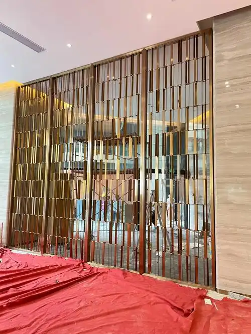 不锈钢屏风入门隔断轻奢玫瑰金通花镂空定制家装玄关古铜