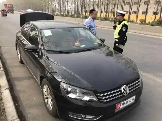 假警察遇上真警察男子伪造警官证被刑拘