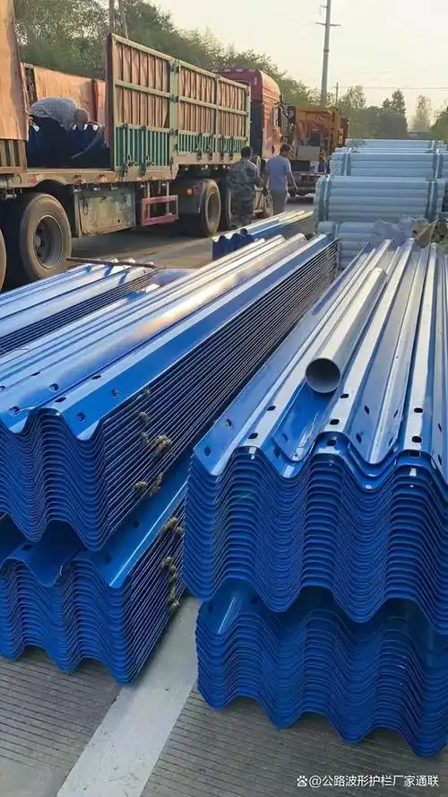 喷塑波形护栏怎么选