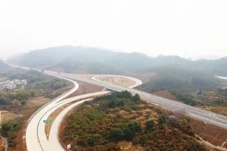 汕昆高速汶朗站出入口正式开通