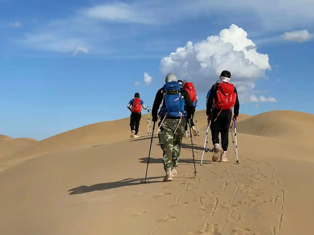每一张照片都是满满的回忆和足迹 #一路向前 一个人走的很远 - 抖音