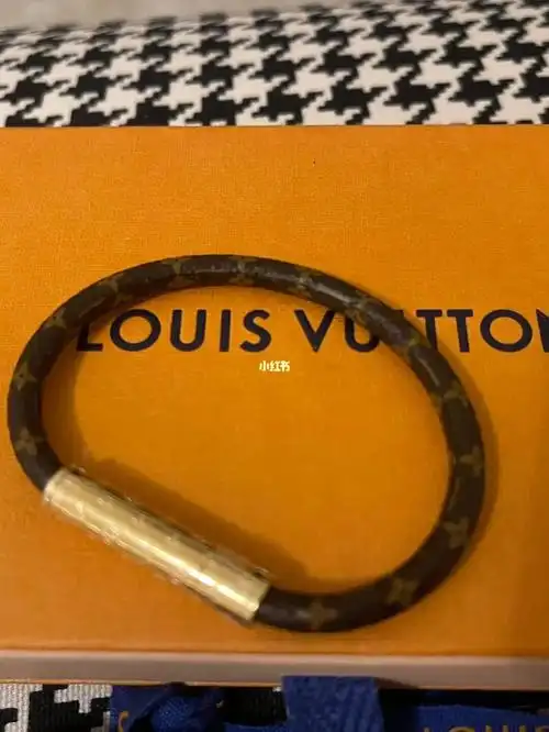 伦敦出lv老花手环