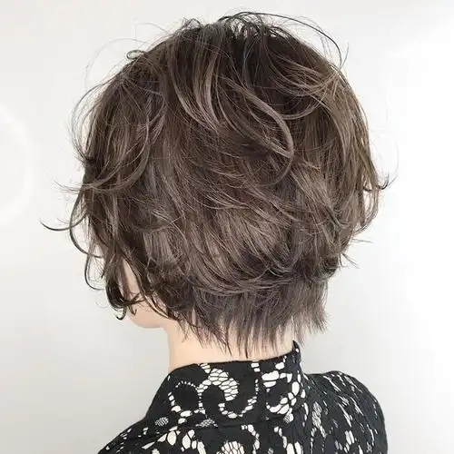 短发波波头烫一烫不老气还很时尚