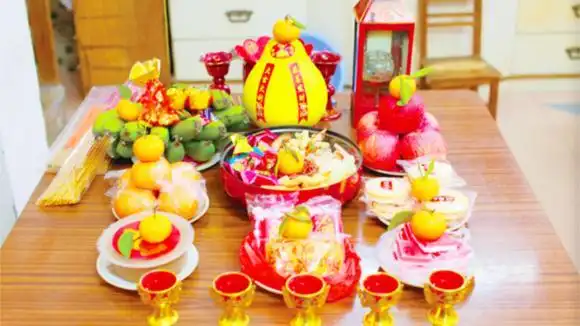 初一十五上供有讲究,摆哪三样供品最好?