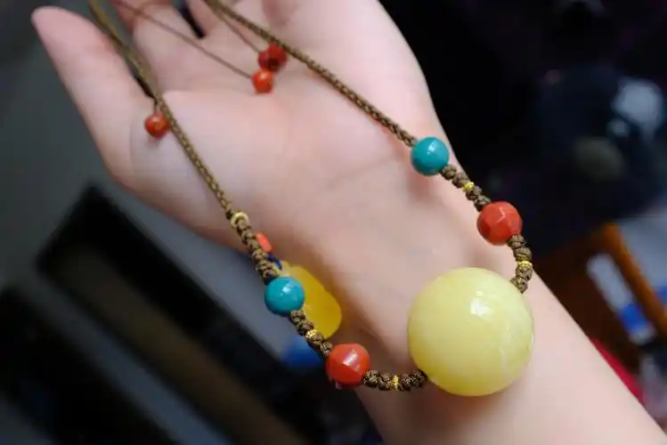 白花蜜蜡圆珠锁骨链