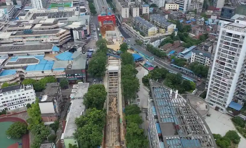 柳州轨道交通1号线工程汽车南站站鱼峰山站盾构区间顺利贯通