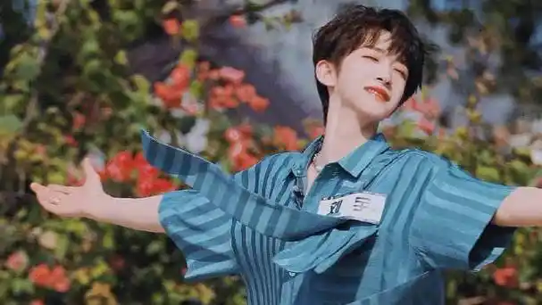 想看甜c刘宇,想看刘宇的个人绝技,会不会有"时钟腿"!