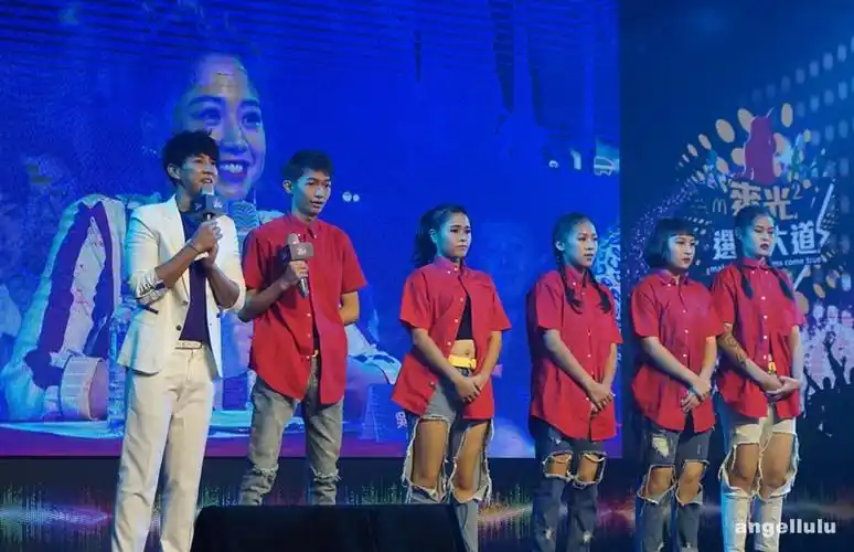 mcdonalds麦光光选秀大道选秀比赛,麦当劳员工福利真好~想成为麦胞的