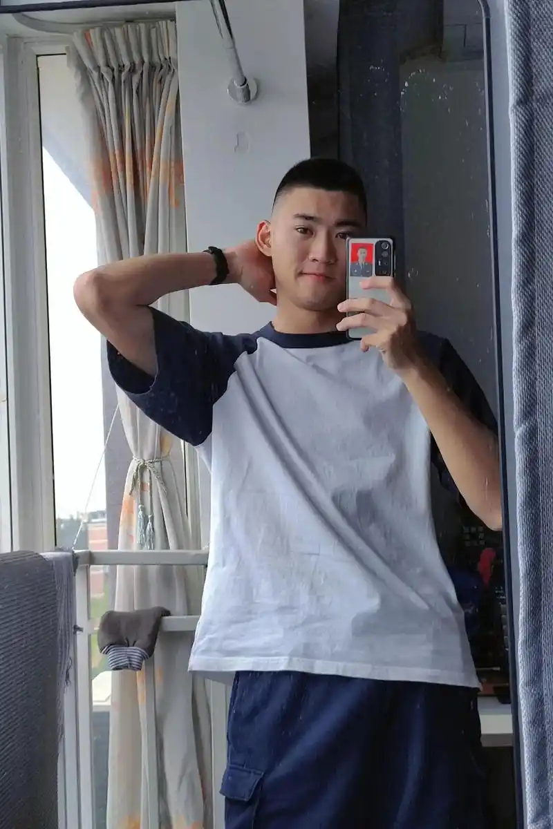 寸头 #兵哥哥  如果你相信我,就把你的手给我,接下来的路 - 抖音