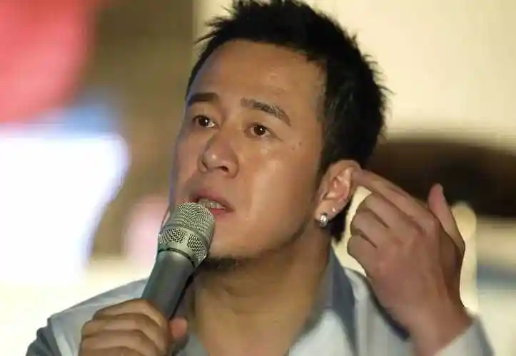 原创爆笑杨坤新片预售惨淡仅三名观众片酬高达800万