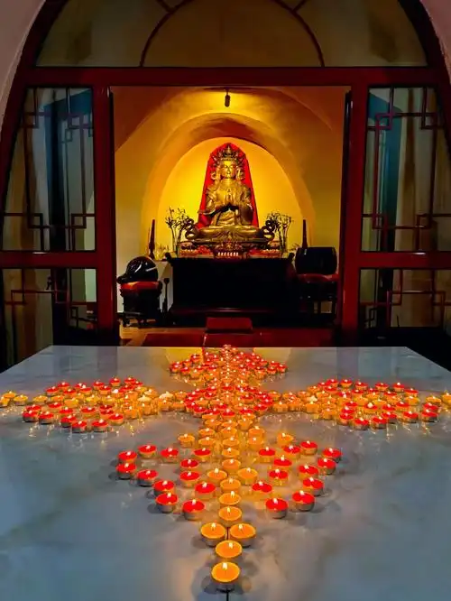 五台山供灯祈福